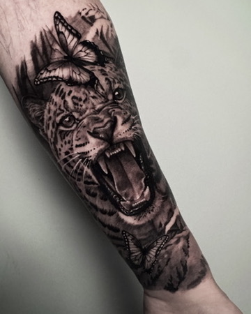Portfolio photo placeholder 01 — replace with a description of the tattoo
