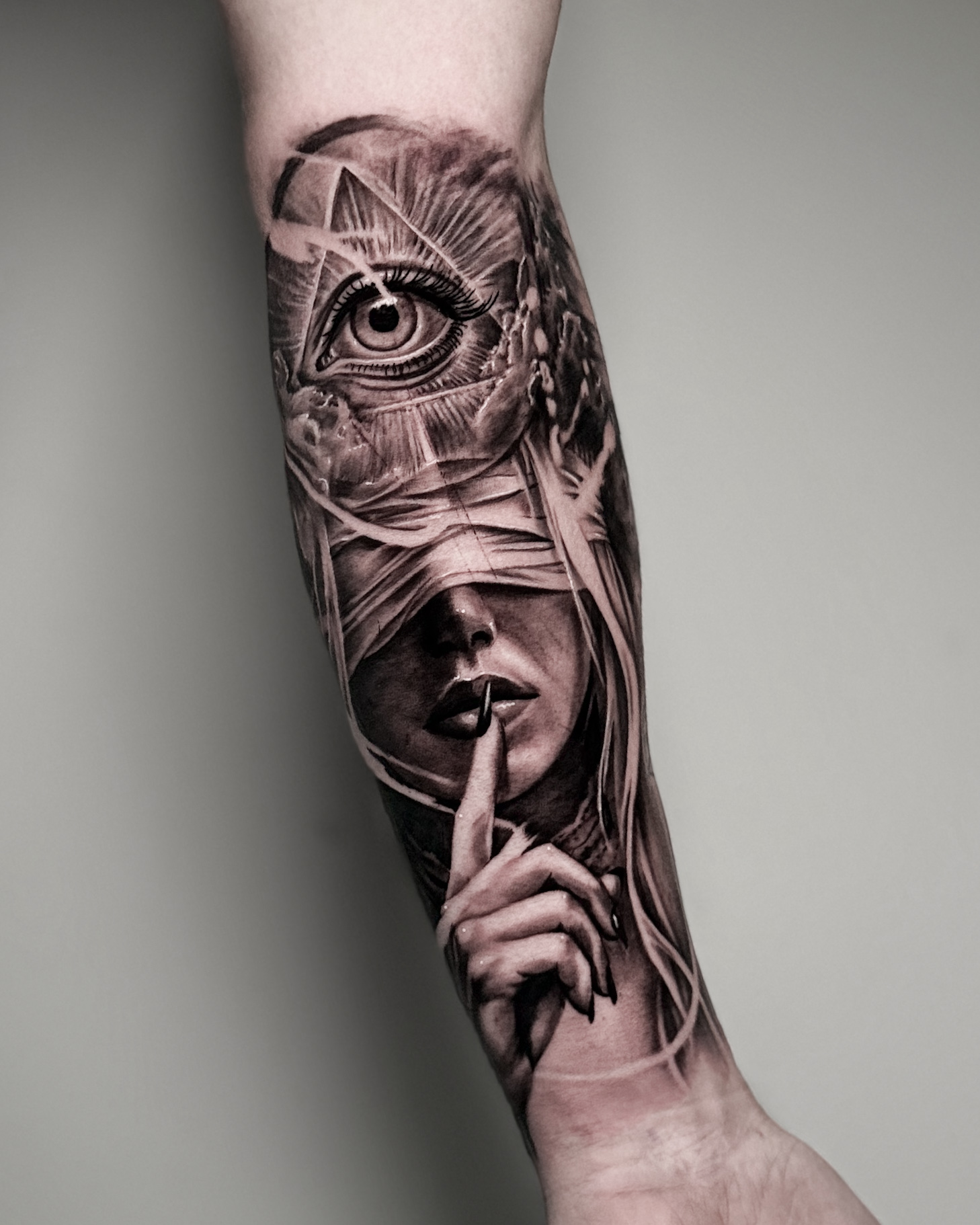 Portfolio photo placeholder 06 — replace with a description of the tattoo